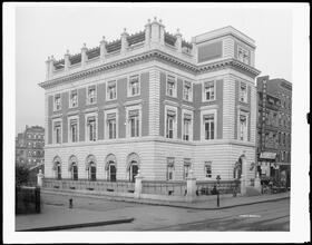 192 East Broadway at the corner of Jefferson Street. New York Public Library.
