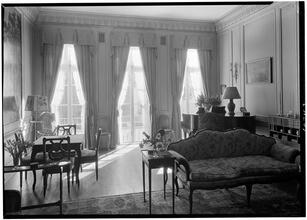 Mrs. Edgar Leonard [residence], 142 East 62nd Street, NYC. Living room sunlighted.