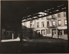 [Pear Street, under the elevated, north of Fraunces Tavern.]