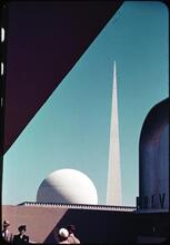 [Trylon and Perisphere.]