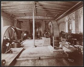 Autos, Mobile Auto Factory (Brisben Walker) Builder & Proprietor.