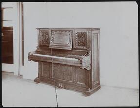 Pianos & Benches.