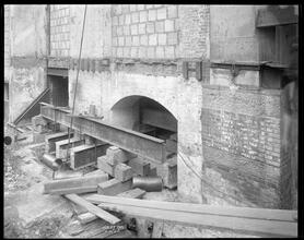 Varick Street and Franklin Street. Leggett Building. View showing cable [and] how wall is suspended.