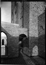 The Barbizon. Vertical detail on setback.