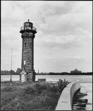 [Lighthouse on Roosevelt Island.]