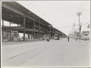 [White Plains Road North at Gun Hill Road.]