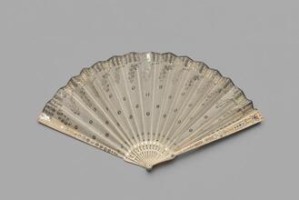 Folding fan of spangled white silk