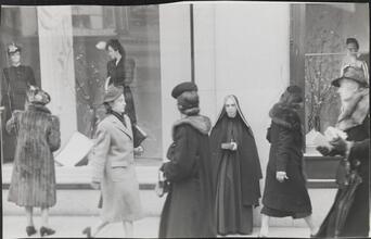 [Window displays on 5th Avenue.]