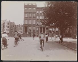 Bicycling, New York Streets.