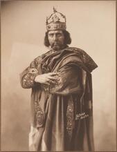[E. H. Sothern in the title role of "Macbeth".]