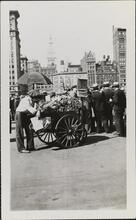 [Man selling grapes at Union Square.]