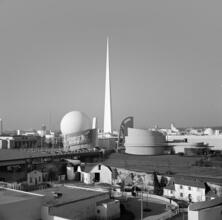 [Grounds of the New York World's Fair, showing the Trylon and Perisphere.]