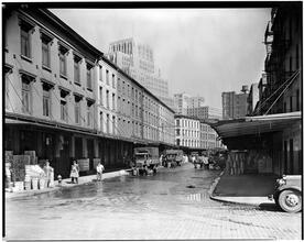 Reade Street between West and Washington Streets