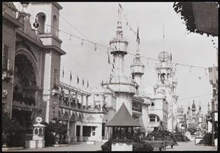 [Luna Park.]