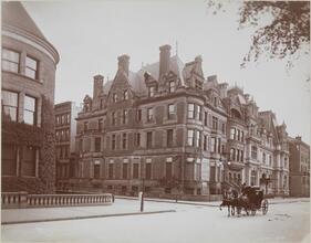 Street Scene - 1901.  Fifth Ave. - South from 66th St.