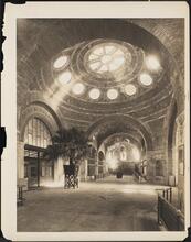 Bronx Park Zoo. Interior, Elephant House