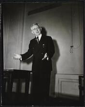 He Sells Success - Dale Carnegie [Dale Carnegie teaching a public speaking class.]