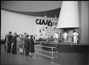 [Glass Inc. exhibit, New York World's Fair.]