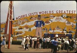 [Crowd in front of Morris Gest's Little Miracle Town.]