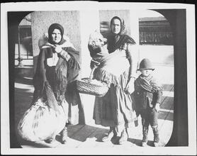[Immigrants at Ellis Island.]