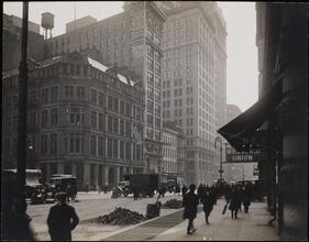 [Broadway south of 22nd Street.]