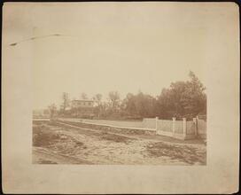 [House on the East River.]