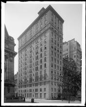 956 5th Avenue and 77th Street. Apartment house.