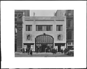 Broadway and Reade Street. Schrafft's.