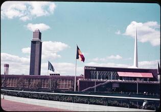 [Belgian Pavilion with the Trylon visible.]