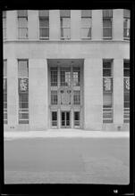 22nd Street and Lexington Avenue, N.E. corner. Domestic Relations Court, detail of entrance.