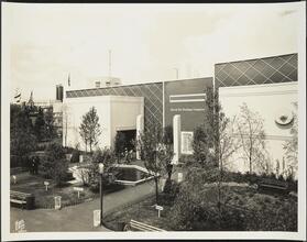 New York Worlds Fair. Beech-Nut Building