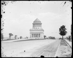 Riverside Drive. Grant's Tomb.