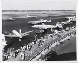 [La Guardia Airport.]