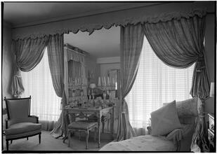 Residence of Mrs. Radcliffe Romeyn, 25 East End Avenue.