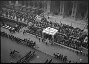 [National Recovery Administration parade on Fifth Avenue.]