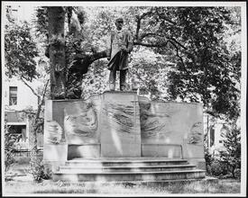 [Bronze statue of David Glasgow Farragut.]