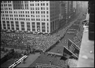 [National Recovery Administration parade on Fifth Avenue.]