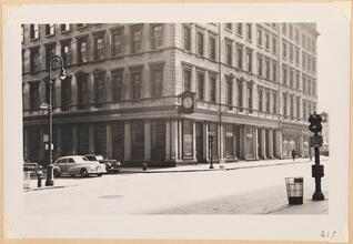 Both Sides of Broadway from Bowling Green to Worth Street [New York Sun Building on Broadway between Chambers and Reade Streets.]