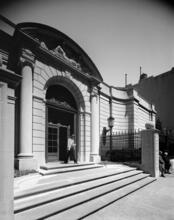 [East 70th Street entrance to the Frick Collection.]