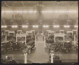 [Auto Show.]
