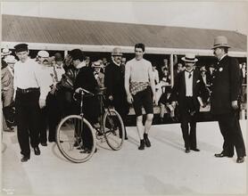 Sports, Boxing, Jim Corbett at Manhattan Beach.