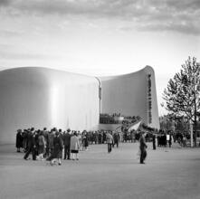 [People waiting in line for the Futurama ride at General Motors Highways and Horizons pavilion, New York World's Fair.]