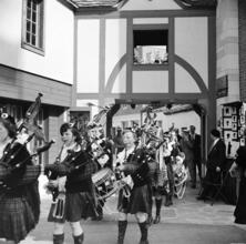 [Scottish band, Merrie England, New York World's Fair.]