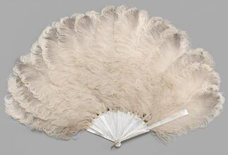 Folding feathered fan of shell pink ostrich and grey marabou feathers
