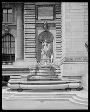 42nd Street and 5th Avenue. New York Public Library, detail of South fountain.