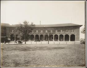 [U.S. Barge Office from Battery Park.]