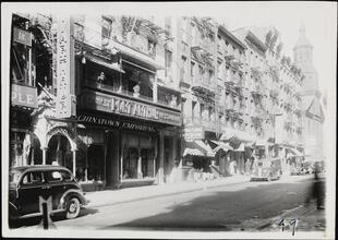 [Port Arthur restaurant on Mott Street.]