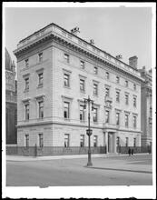 East 75th Street and 5th Avenue. Harkness House.