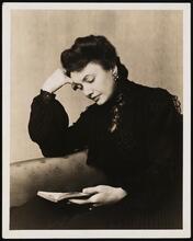[Katharine Cornell as Masha in "The Three Sisters".]