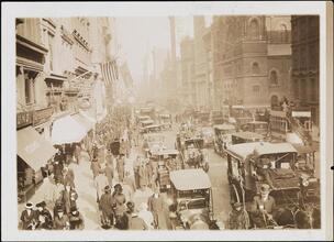 [5th Avenue and 42nd Street.]